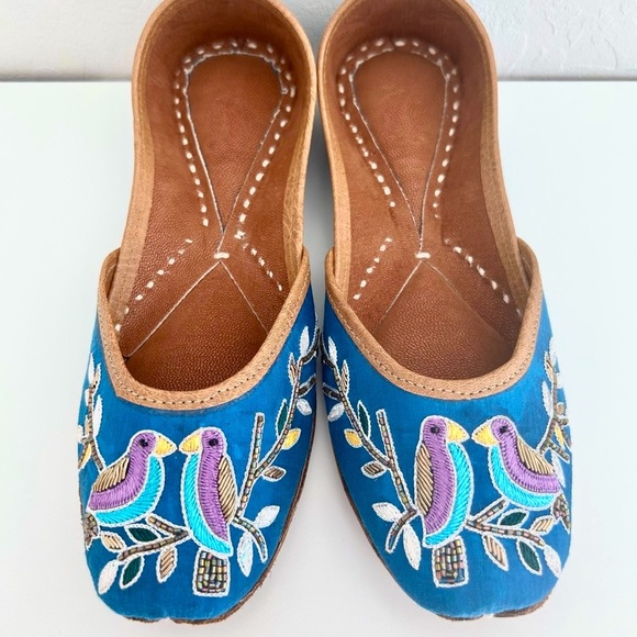 Handmade Imported Embroidered Leather Boho Flats, Juttis, Made in India, New - Picture 6 of 11